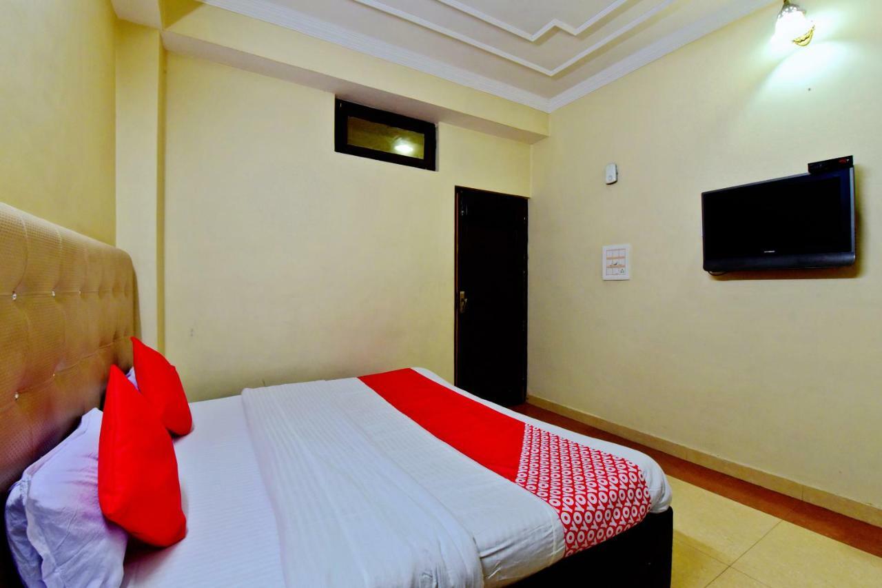 Oyo 26909 Hotel Paras Mandi Luaran gambar