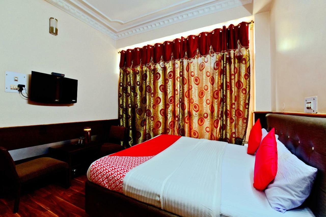 Oyo 26909 Hotel Paras Mandi Luaran gambar