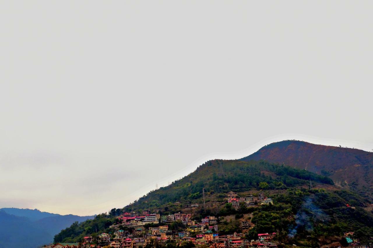 Oyo 26909 Hotel Paras Mandi Luaran gambar